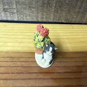 Lowell Davis BFA Schmid Figurine Sun Worshipper Cat with Flower Pot 1989